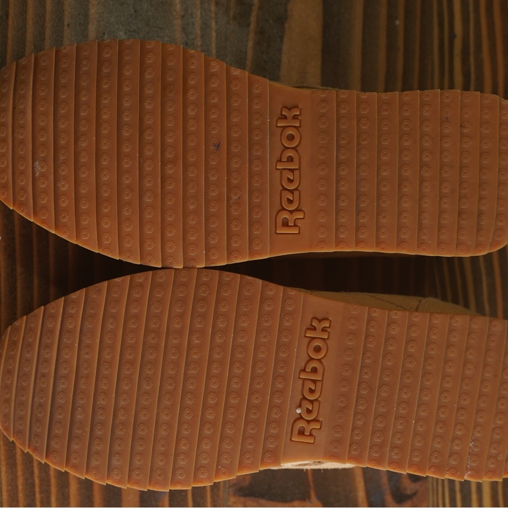 Tan Reebok Classic - Picture 10 of 10